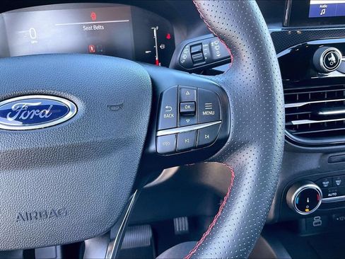 Certified 2025 Ford Escape ST-Line AWD/4WD image 18