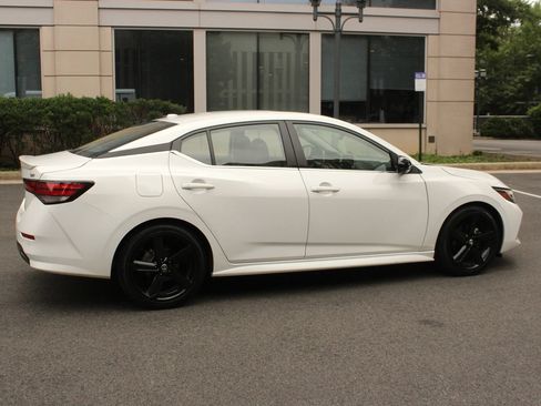 Used 2023 Nissan Sentra SR w/ SR Premium Package FWD image 7