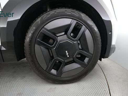 Used 2024 Kia EV9 GT-Line image 19