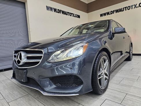 Used 2014 Mercedes-Benz E 550 4MATIC Sedan image 2