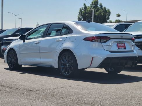 Used 2024 Toyota Corolla XSE FWD image 2