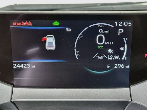 Used 2025 Toyota Prius XLE FWD image 19