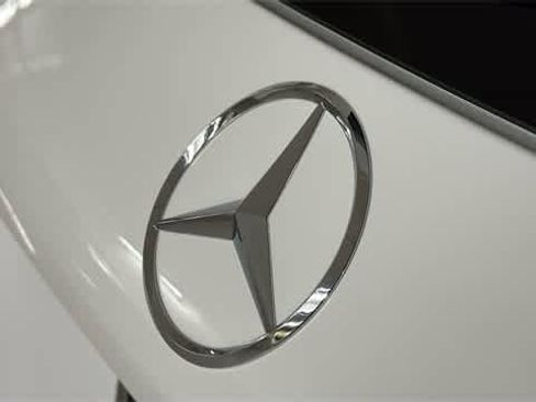 Used 2021 Mercedes-Benz GLC 300 4MATIC image 9