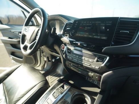 Used 2019 Honda Pilot Touring image 34