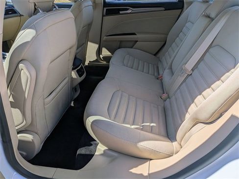 Used 2014 Ford Fusion SE image 20