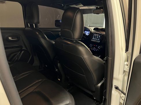 Used 2020 Jeep Renegade Altitude image 35