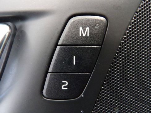 Used 2019 Volvo S60 T5 Momentum image 11