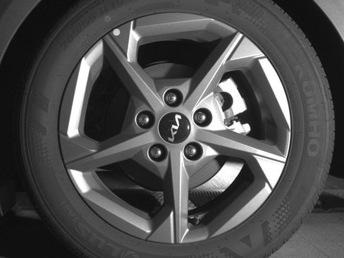 Used 2025 Kia K4 image 11