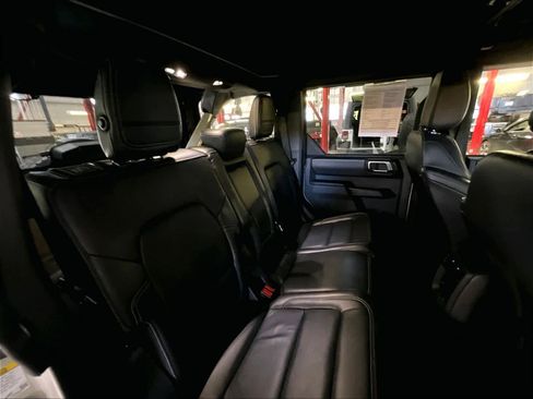 Used 2025 Ford Bronco Outer Banks image 16