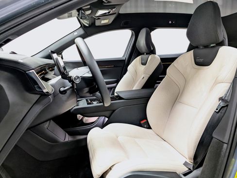 Used 2025 Polestar Polestar 3 image 14