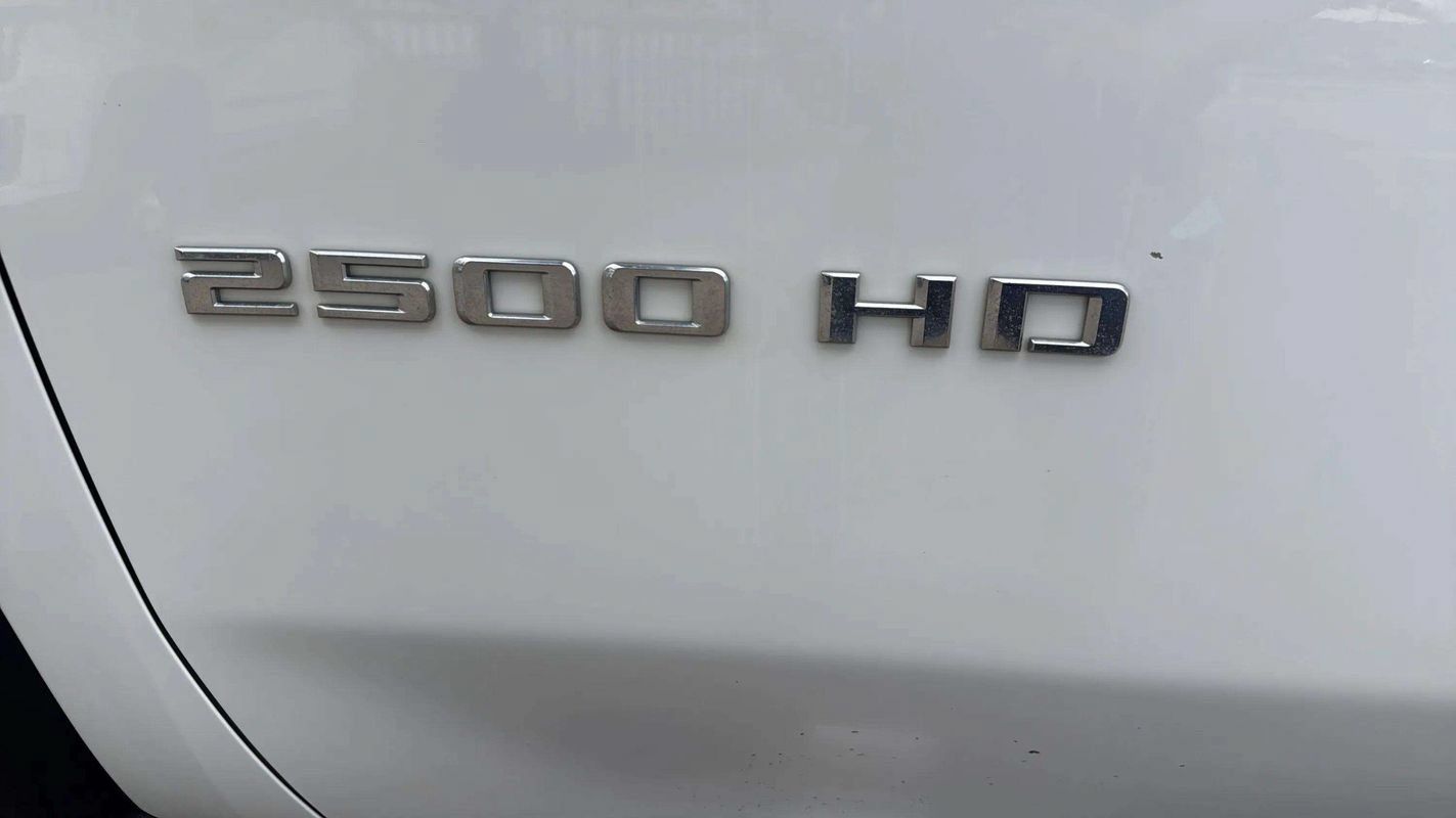 Used 2024 Chevrolet Silverado 2500 LT w/ Convenience Package AWD/4WD image 16