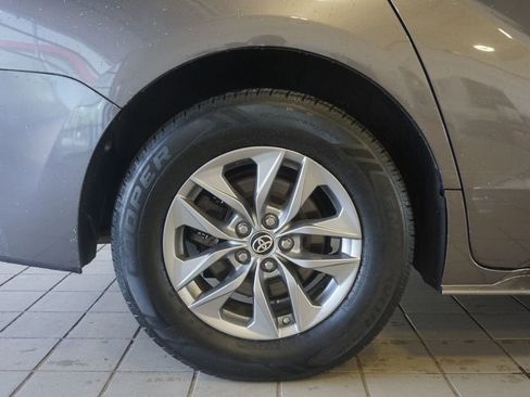 Used 2021 Toyota Sienna LE FWD image 27
