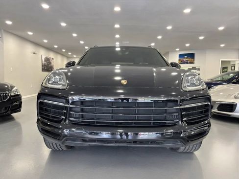 Used 2019 Porsche Cayenne AWD/4WD image 2