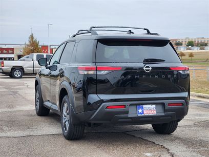 New 2025 Nissan Pathfinder SV w/ Black Appearance Package