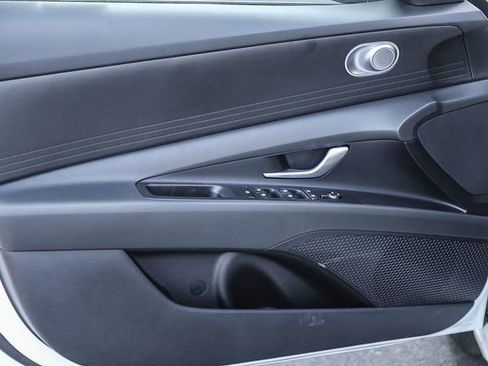 New 2026 Hyundai Elantra SE FWD image 23