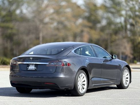 Used 2018 Tesla Model S 75D image 10