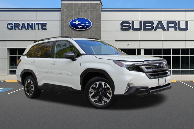 Used 2025 Subaru Forester Premium AWD/4WD image 4