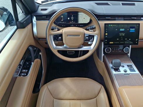 Used 2023 Land Rover Range Rover Long Wheelbase SE AWD/4WD image 11