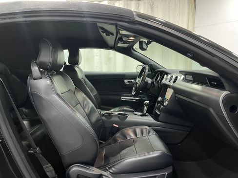 Used 2019 Ford Mustang Premium RWD image 31