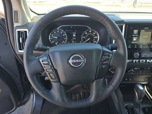 Used 2025 Nissan Frontier SV w/ SV Convenience Package image 13