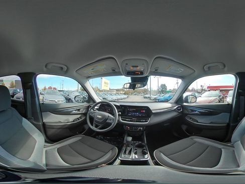 Used 2025 Chevrolet TrailBlazer LT image 40