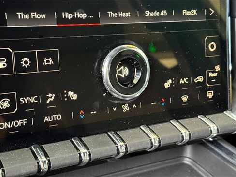 Used 2025 GMC Acadia Elevation image 21