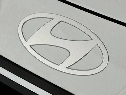 Used 2025 Hyundai Elantra Sport FWD image 34