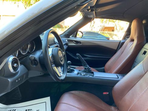 Used 2023 MAZDA MX-5 Miata Grand Touring RWD image 29