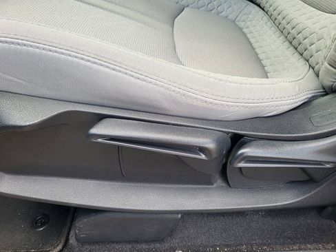 Used 2023 Honda Pilot LX image 11