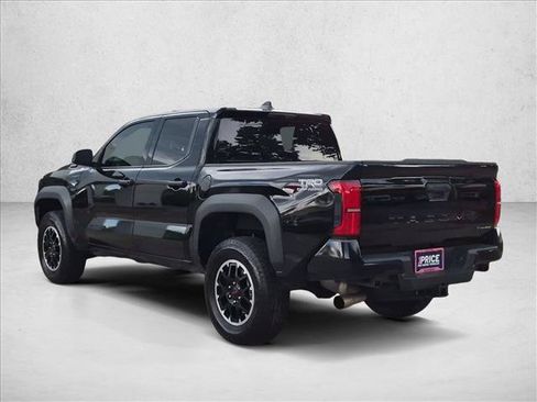 Used 2025 Toyota Tacoma TRD Off-Road AWD/4WD image 7