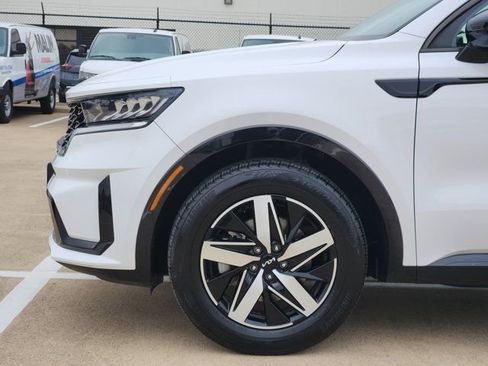 Used 2023 Kia Sorento S image 15