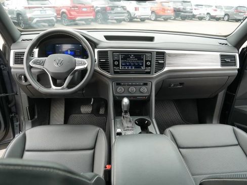 Certified 2023 Volkswagen Atlas Cross Sport SE image 22