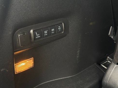 Used 2018 Ford Explorer Sport AWD/4WD image 37