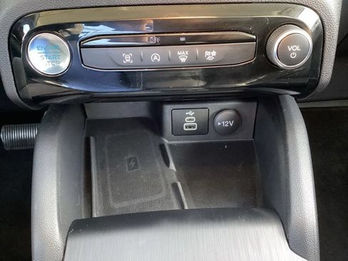 Used 2025 Ford Escape Platinum AWD/4WD image 21