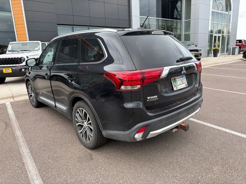 Used 2016 Mitsubishi Outlander GT AWD/4WD image 6