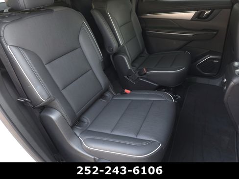 Used 2025 Buick Enclave Preferred image 39