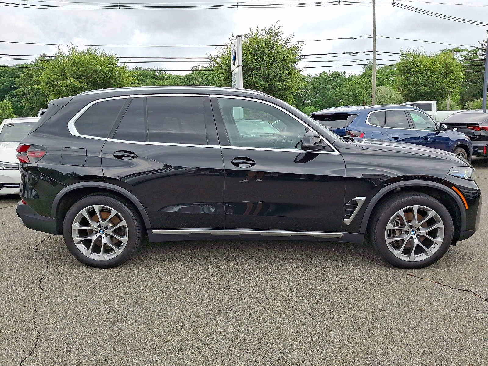 Used 2024 BMW X5 xDrive40i w/ Premium Package AWD/4WD image 8