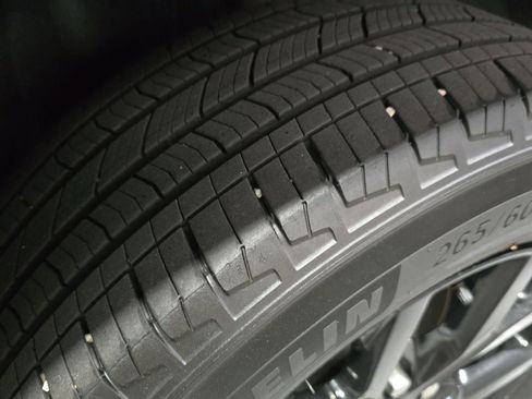 Used 2024 Jeep Grand Cherokee Altitude image 23