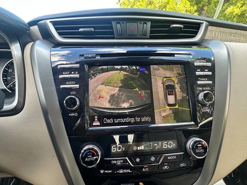 Used 2024 Nissan Murano SL image 40