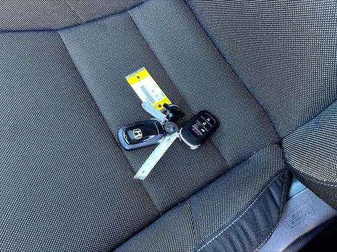 Used 2025 Honda CR-V EX image 30