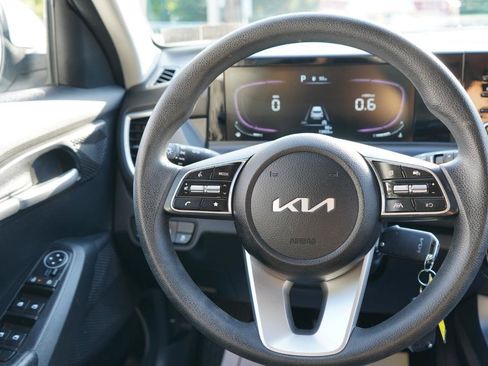 Used 2024 Kia Seltos LX AWD/4WD image 66
