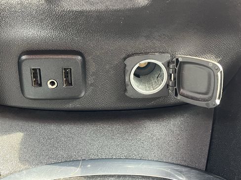 Used 2018 Chevrolet Malibu LT FWD image 22