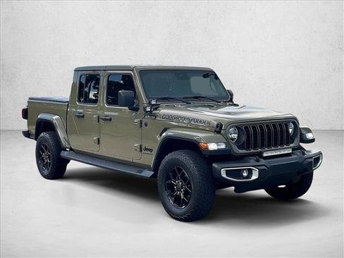 Used 2025 Jeep Gladiator Sport AWD/4WD image 11