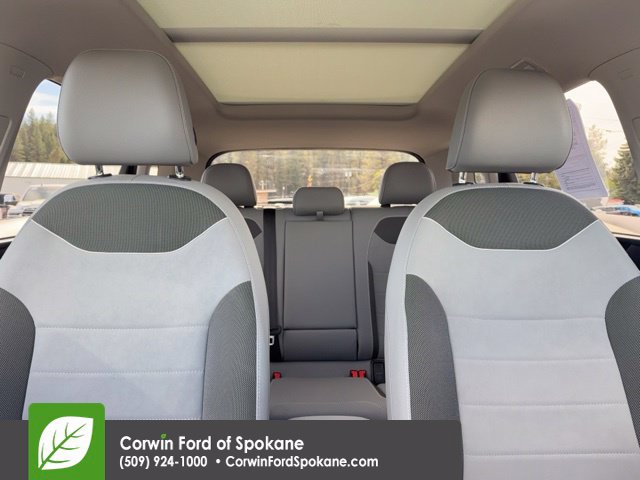 Used 2024 Volkswagen Taos SE w/ Panoramic Sunroof Package FWD image 34