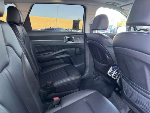 Used 2022 Kia Sorento SX image 42