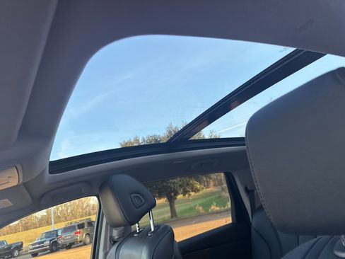 Used 2022 Acura MDX FWD image 17