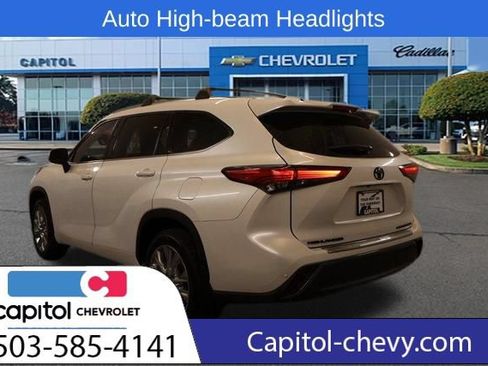 Used 2022 Toyota Highlander Limited AWD/4WD image 4
