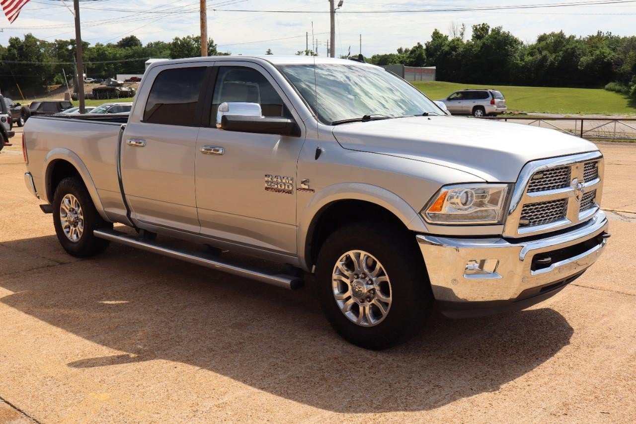 Used 2018 RAM 2500 Laramie w/ Convenience Group RWD image 8