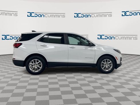 Used 2022 Chevrolet Equinox LS w/ LS Convenience Package FWD image 9