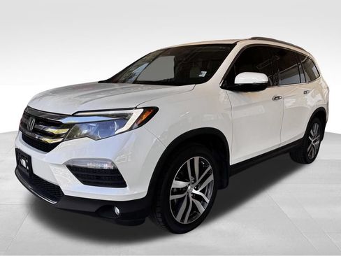 Used 2017 Honda Pilot Touring image 3